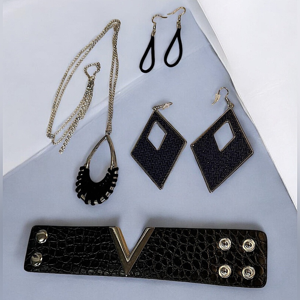 4pc black & silver Jewelry lot handcrafted 1necklace 2 sets earrings 1 bracelet